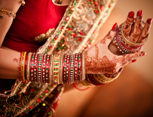 గాజులు సౌభాగ్యానికి చిహ్నం