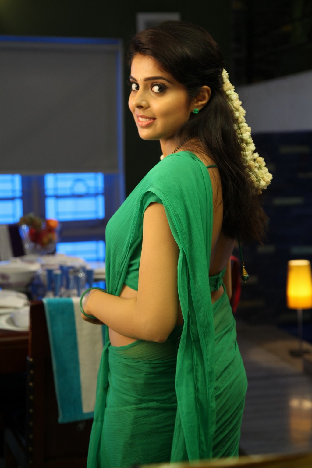 Sravya_Stills_in_Love_You_Bangaram11.jpg