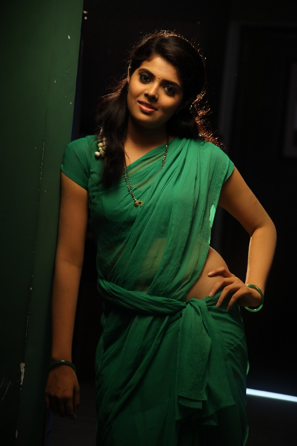 Sravya_Stills_in_Love_You_Bangaram12.jpg