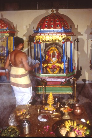What is the correct method of doing Namaskar to hindu Gods?