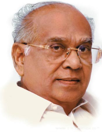 As believed widely, it is not cancer which has caused the sudden death of Akkineni Nageshwar Rao on January 22nd. His daughter Naga Susheela revealed that ANR suffered sudden cardiac arrest while he was asleep and this is why even his corpse was looking as if he was only asleep. Family sources say he has been successfully recovering from cancer and that is not the reason why he passed away!