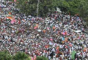 Telangana march, sagara haram, hyderabad agitation, separate state demand, millions march, neclase road, huge protesters