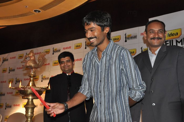 2011 film fare awards, filmfare awards. 2011, best telugu movie film fare award, 2011 best director film fare award, 2011 film fare award best telugu hero