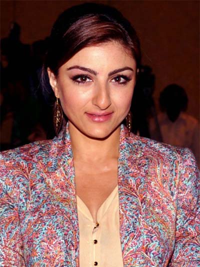 http://www.teluguone.com/tonecmsuserfiles/Bollywood%20Celebrities%20with%20Funny%20Noses2(1).jpg