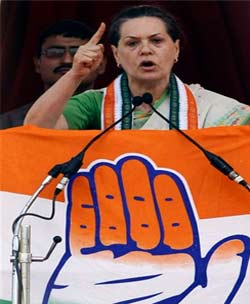 Soniagandhi, congress party king soniagandhi, Vayalar Ravi Union Minister, vayalar ravi Civil Aviation Overseas Indian Affairs, cm kiran kumar reddy, pcc chief botsa satyanarayana, senior journalist kommineni srinivar rao