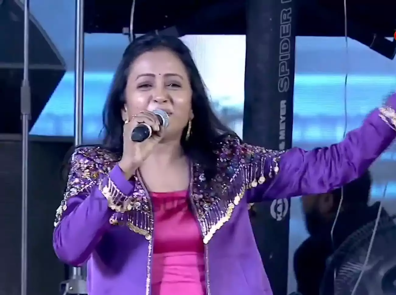 కొత్త యాంకర్లను తొక్కేస్తున్న సుమ!