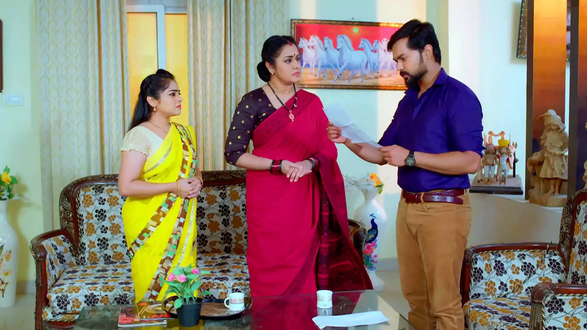 Illu illalu pillalu : ఇంగ్లీష్ టీచర్ గా సెలెక్ట్ అయిన శ్రీవల్లి బయటపడుతుందా!