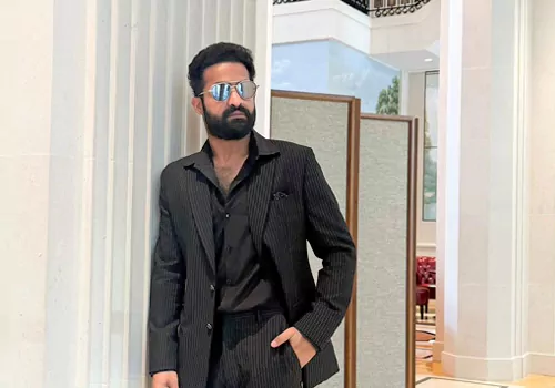 బాలీవుడ్ కి వెళ్ళిపోతున్న ఎన్టీఆర్..!