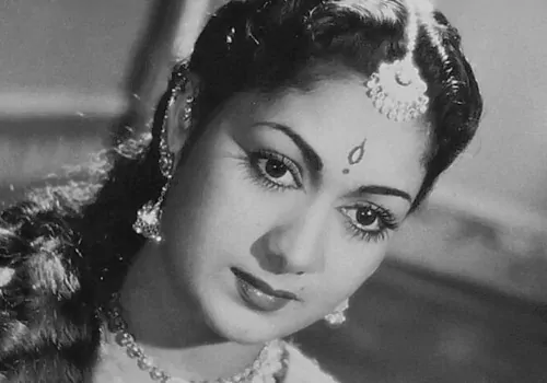 పారితోషికం విషయంలో మహానటి సావిత్రి అలా ఎందుకు చేశారో తెలుసా?