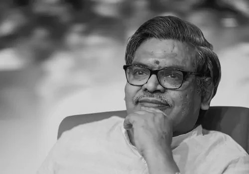 వరసగా వచ్చిన నందులు ఆయన కడుపు నింపలేదు.. ఆ ఒక్క పాట సిరివెన్నెల జీవితాన్నే మార్చేసింది!