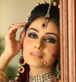 Trendy Naths for wom...