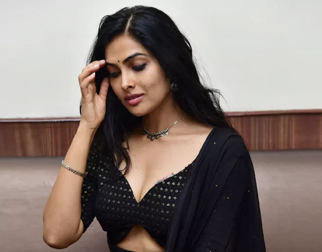 Saree hot and sexy photoshoot | Ananya Nagalla hot and sexy stills Photos:  HD Images, Pictures, Stills, First Look Posters of Saree hot and sexy  photoshoot | Ananya Nagalla hot and sexy