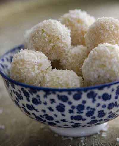Oats Coconut Laddoo
