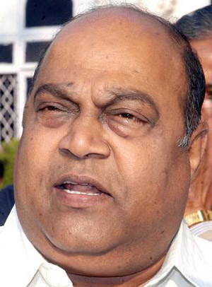bjp leader nagam janardhan reddy criticism on telangana government bathukamma festival in government offices