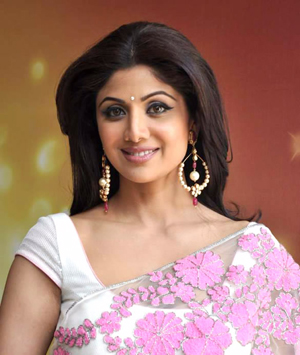 Shilpa Shetty Raj Kundra escape road accident