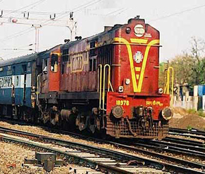 thieves kakinada shirdi train train robbery thieves