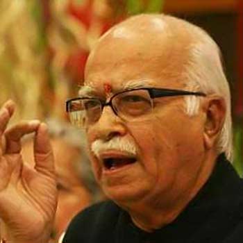 Advani bats again for BJP Shiv Sena alliance