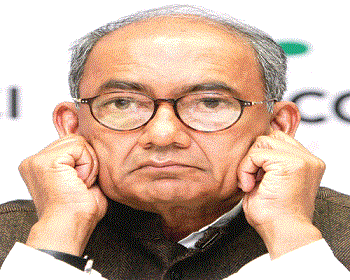 Digvijay fumes on Chandrababu
