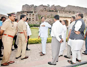 telangana cm kcr visit golkonda fort for independence day flag