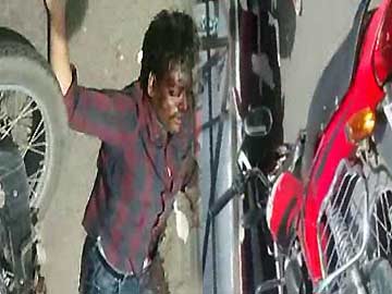 Software engineer killed hoarding collapse gacchibowli hording hyderabad