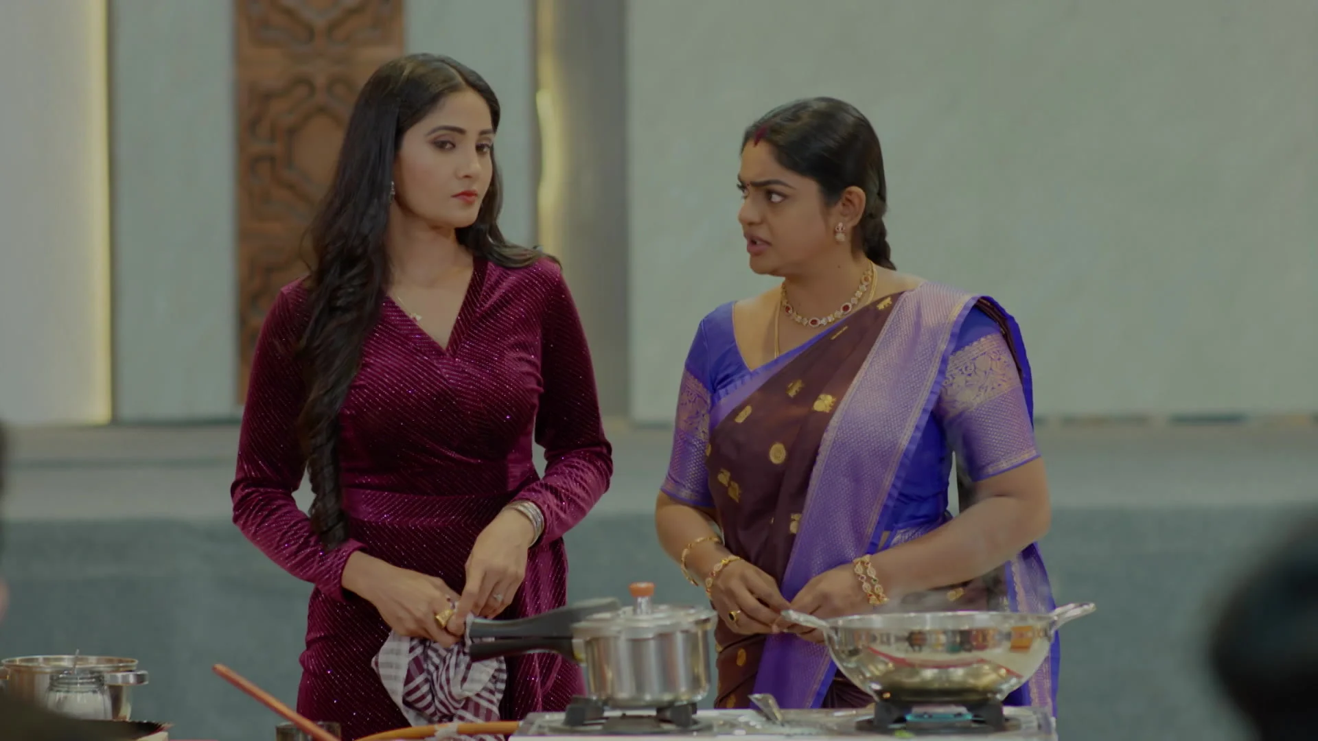 Karthika Deepam2: దీప సేఫ్, బిడ్డా సేఫ్.. జ్యోత్స్నకి మాలిని వార్నింగ్!