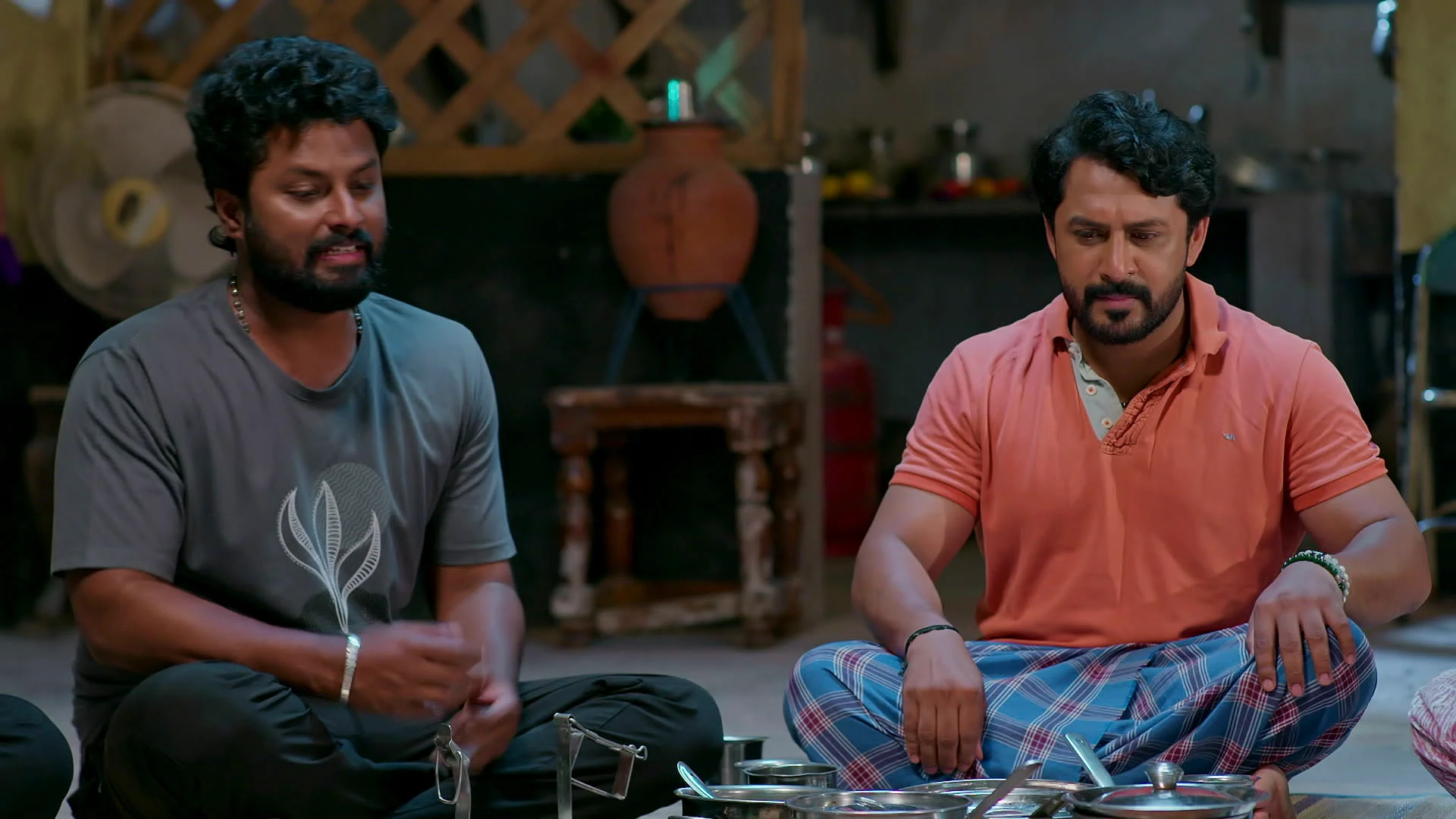 Podharillu :మాధవ్ ని ఆటపట్టించిన ఫ్యామిలీ.. చక్రిని చితకబాదిన మహా!