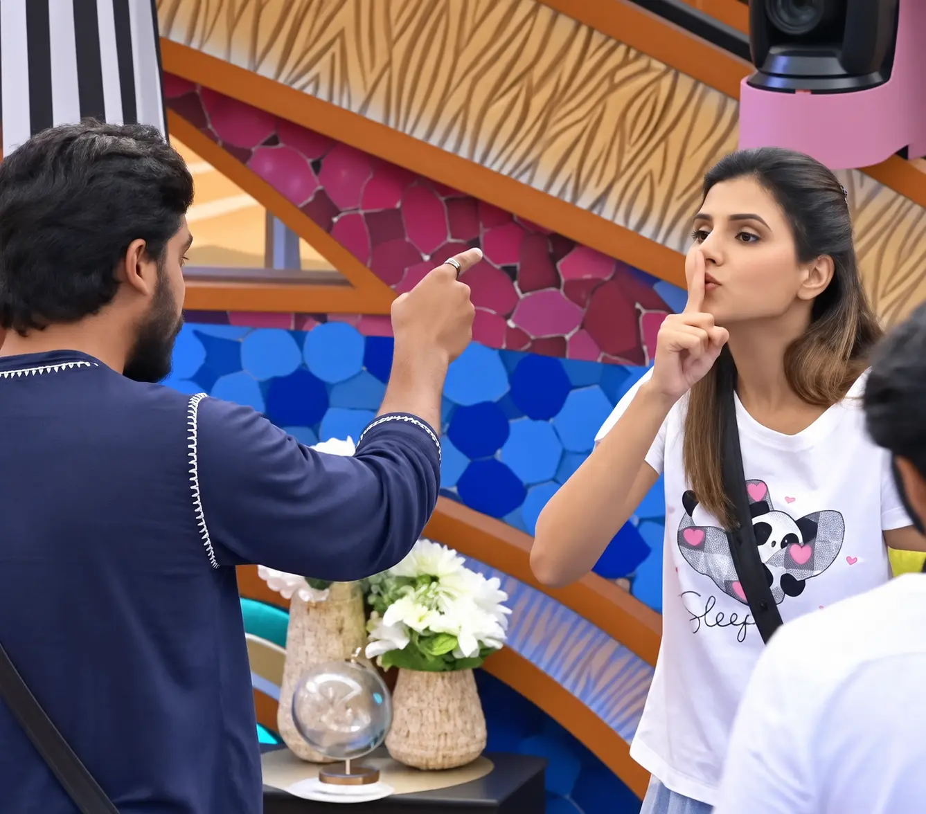 next-img