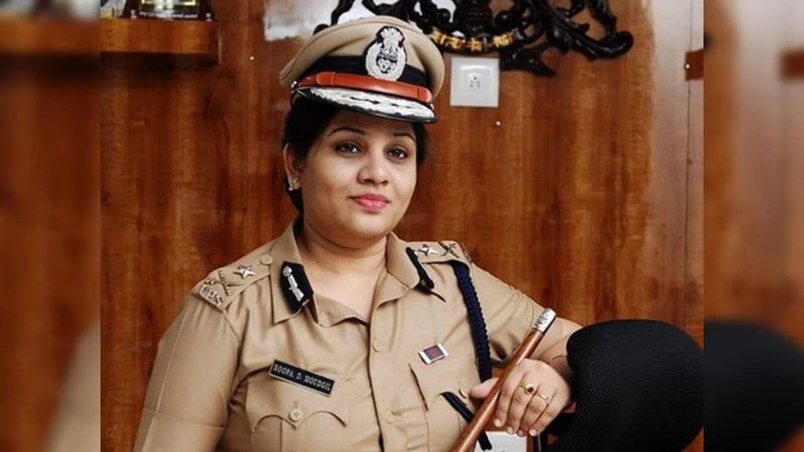 జైలులో.. శశికళ లగ్జరీ లీలలను బట్టబయలు చేసిన ధీర వనిత.. IPS D. రూపా సాహసాలు!