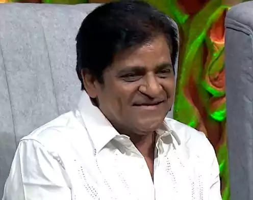 అలీ చేతి నుంచి ఒక్క రూపాయి తీసుకున్నా గొప్పోళ్ళు అవుతారు!