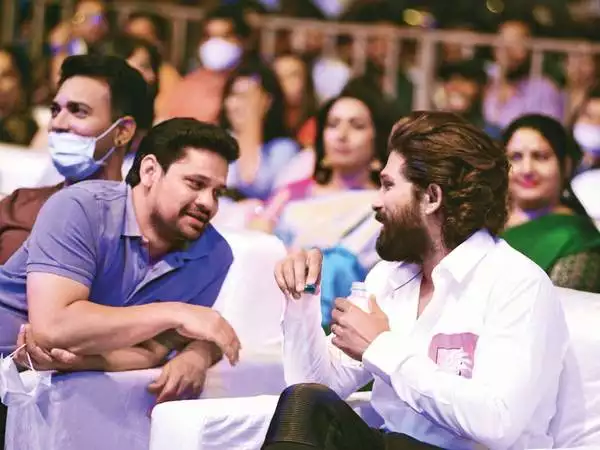 Icon Star Allu Arjun extends best wishes for AAY Movie