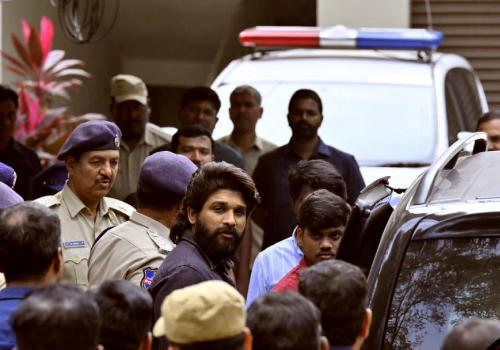 Allu Arjun appears in front of the Police