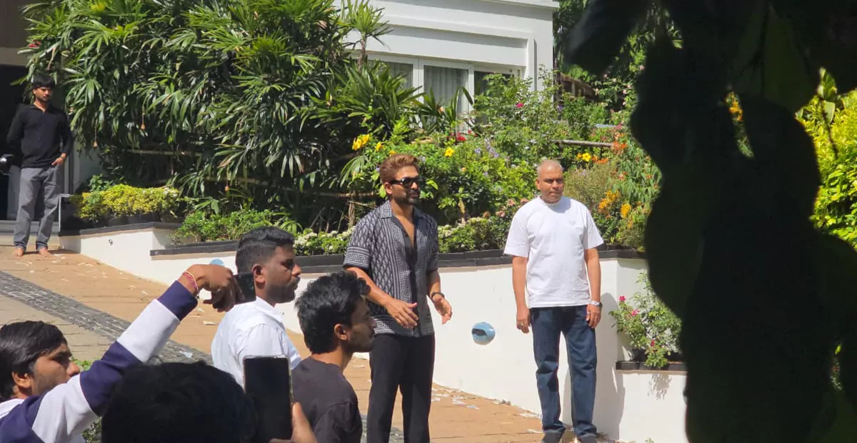 Allu Arjun: బర్త్ డే విషెస్ చెప్పడానికి భారీగా చేరిన ఫ్యాన్స్.. 11 గంటలకి నో ట్రాఫిక్