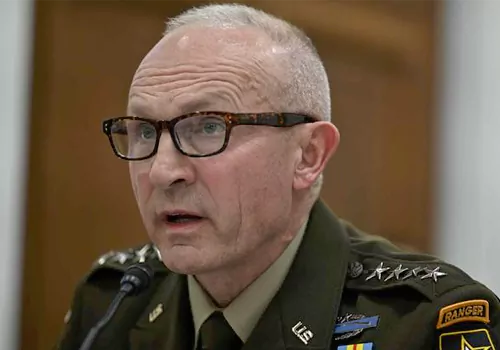 అమెరికా ఆర్మీ చీఫ్ సంచలన నిర్ణయం