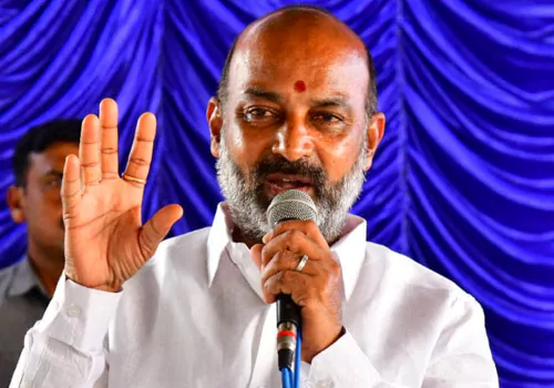పేదల ఇళ్లకే బుల్డోజర్లా?..ఒవైసీ కాలేజీపై మౌనం ఎందుకు? : బండి సంజయ్ 
