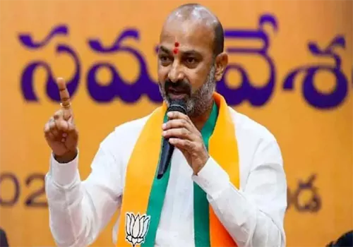 కేసీఆర్ చేసిన లుచ్చా పనుల ఫలితమే ఈ లవ్ లెటర్ : బండి సంజయ్
