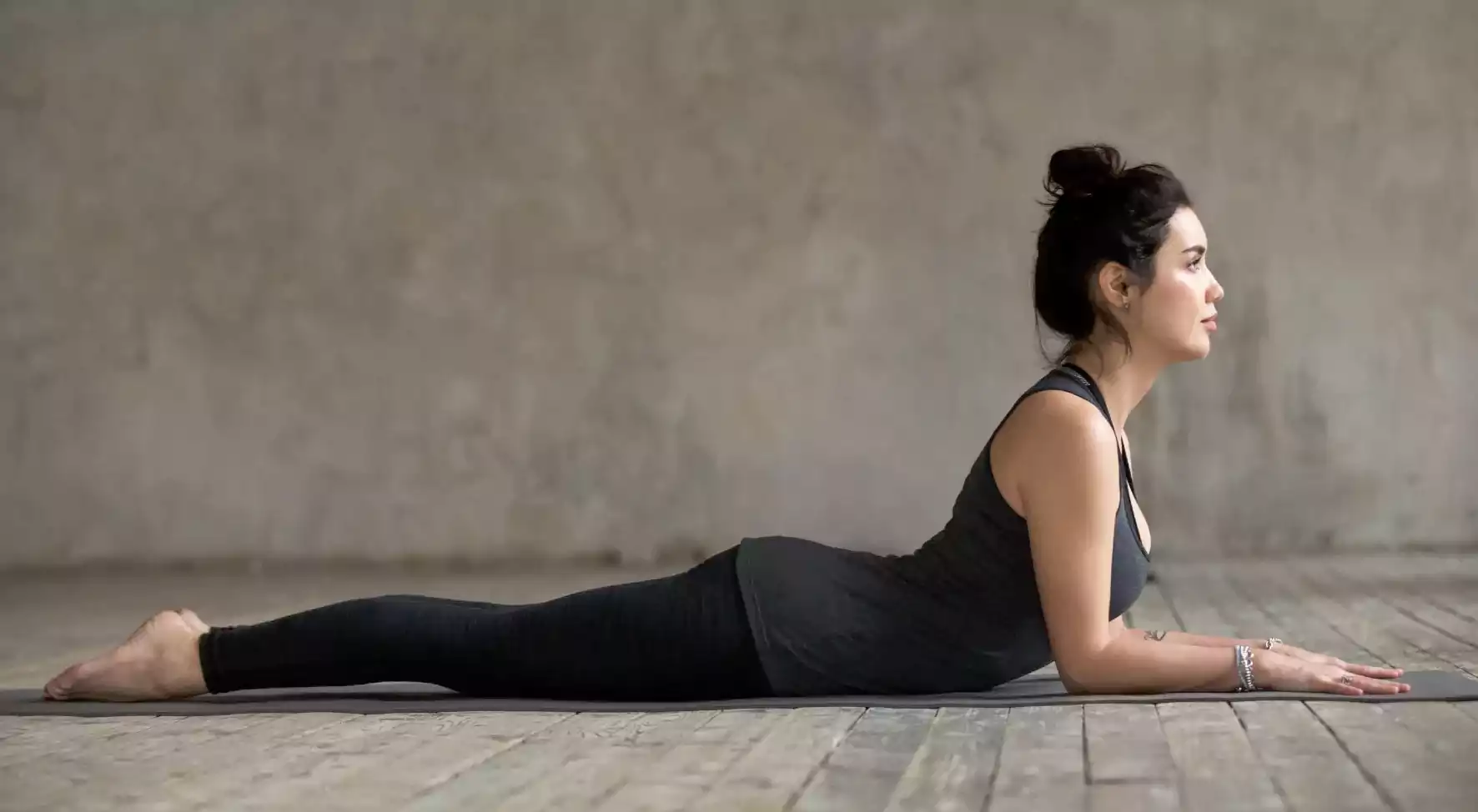 అర్ధ భుజంగాసానం..  ఈ ఆసనంతో మహిళలకు ఎన్ని బెనిఫిట్స్ అంటే..!