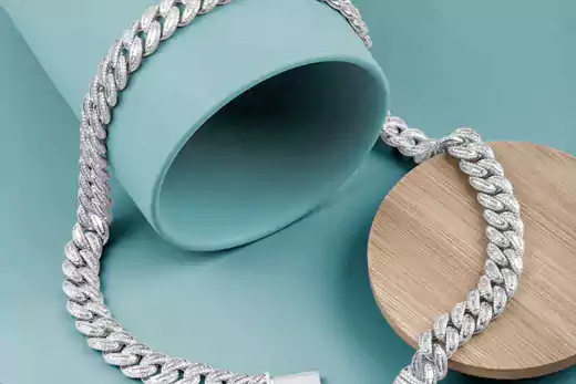 బంగారం కాదు.. వెండి ధరిస్తే ఇంత అదృష్టమని మీకు తెలుసా..