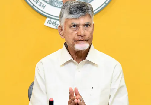 సీఎం చంద్రబాబును కలిసిన సాయికృష్ణ కుటుంబం