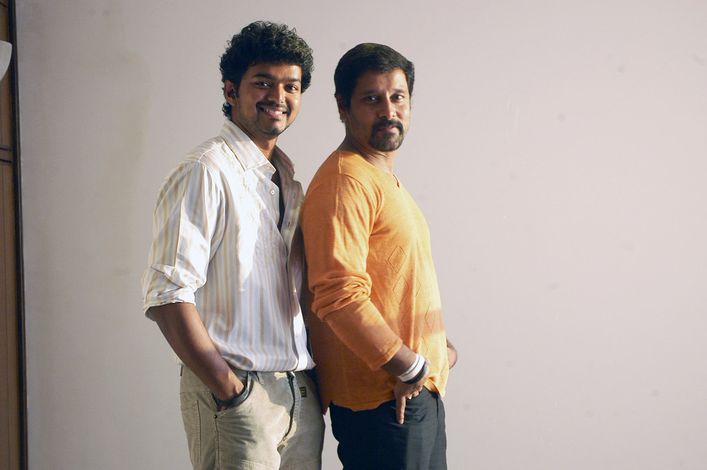 I'm Waiting to share screen with Thalapathy Vijay: Chiyaan Vikram