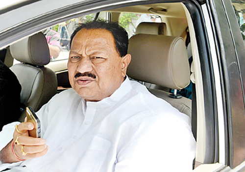 TRS Leaders Ramulu Naik and Narsa Reddy Joined in Congress Party