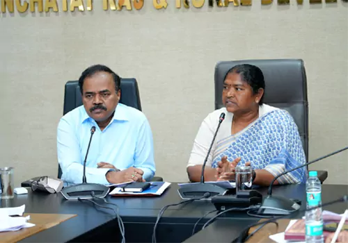 ప్రతి గ్రామపంచాయతీని మోడల్ పంచాయతీగా తీర్చిదిద్దాలి : మంత్రి సీతక్క