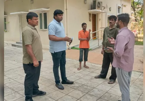 జూబ్లీహిల్స్‌లో తాగునీటితో వాకిలి కడిగిన యజమానికి షాక్..!