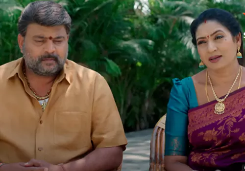 Illu illalu pillalu : రాజీపడ్డ ఇరు కుటుంబాలు.. స్టేషన్ నుండి బయటకొచ్చిన చందు!