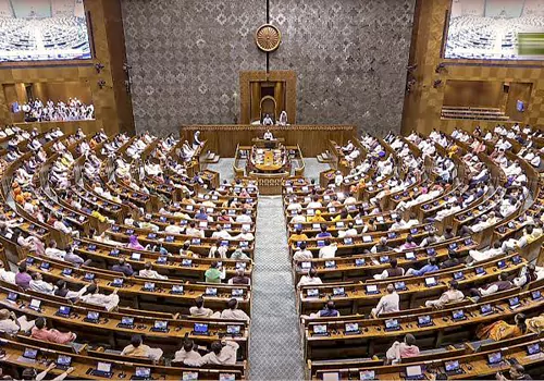 లోక్‌సభలో ముందుకు 3 కీలక బిల్లులు...డీలిమిటేషన్ బిల్లుపై ప్రతిష్టంభన!