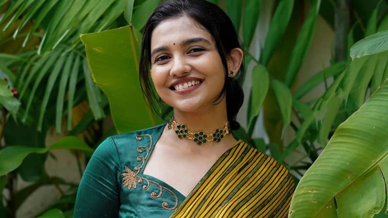 Malayalam Sensation Mamitha getting massive offers from Telugu industry?