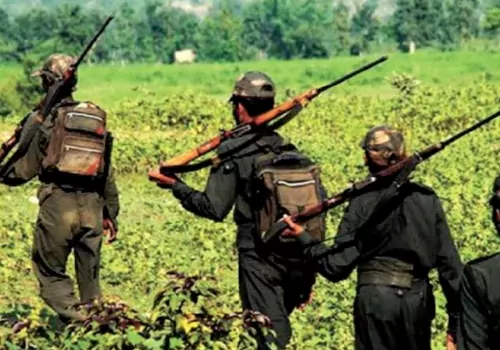 లొంగిపోయిన మావోయిస్టులతో టూరిజం ప్రచారం