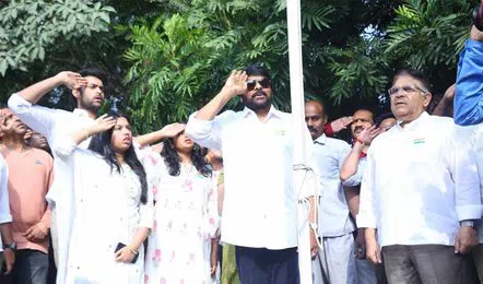 Padma Vibhushan Chiranjeevi celebrates Republic Day with fans