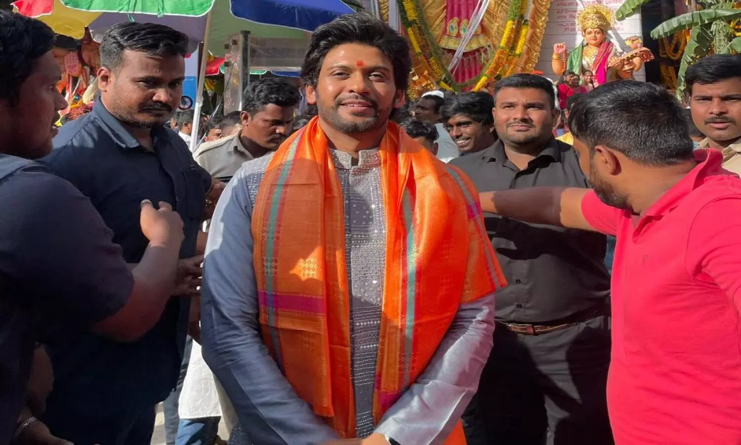 Naveen Polishetty took the blessings of Khairatabad Maha Ganapathi?