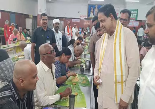 సీఎం చంద్రబాబు పుట్టిన రోజు సందర్భంగా.. టీటీడీ అన్నప్రసాదానికి రూ.44 లక్షలు వితరణ
