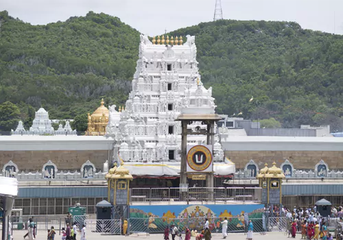 తిరుమల శ్రీవారి భక్తులకు శుభవార్త...వీఐపీ బ్రేక్ దర్శనంపై టీటీడీ కీలక నిర్ణయం